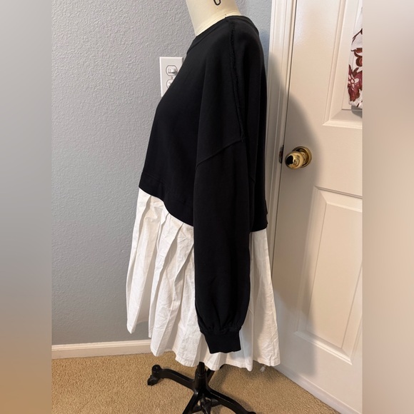 NEW FREE PEOPLE Eleanor Oversized Sweatshirt Black/white Sz. XS - Picture 6 of 12